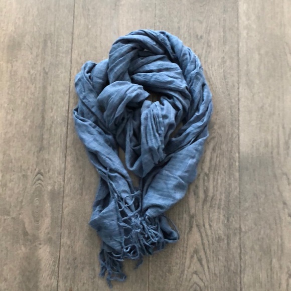 Abercrombie & Fitch Accessories - Abercrombie & Fitch Woman’s scarf